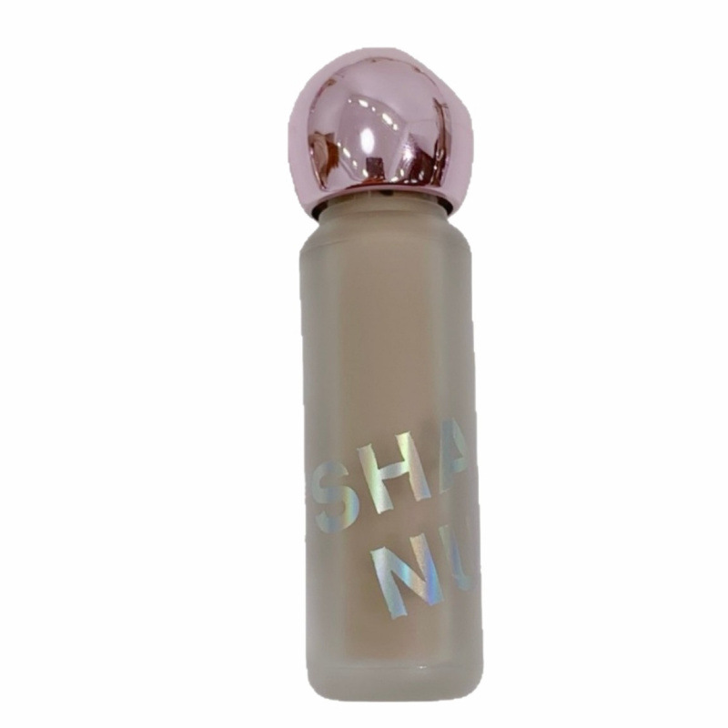 SHAQINUO es un líquido facial de alto brillo con una textura sedosa y natural que mejora el contorno facial y la sombra de la nariz.