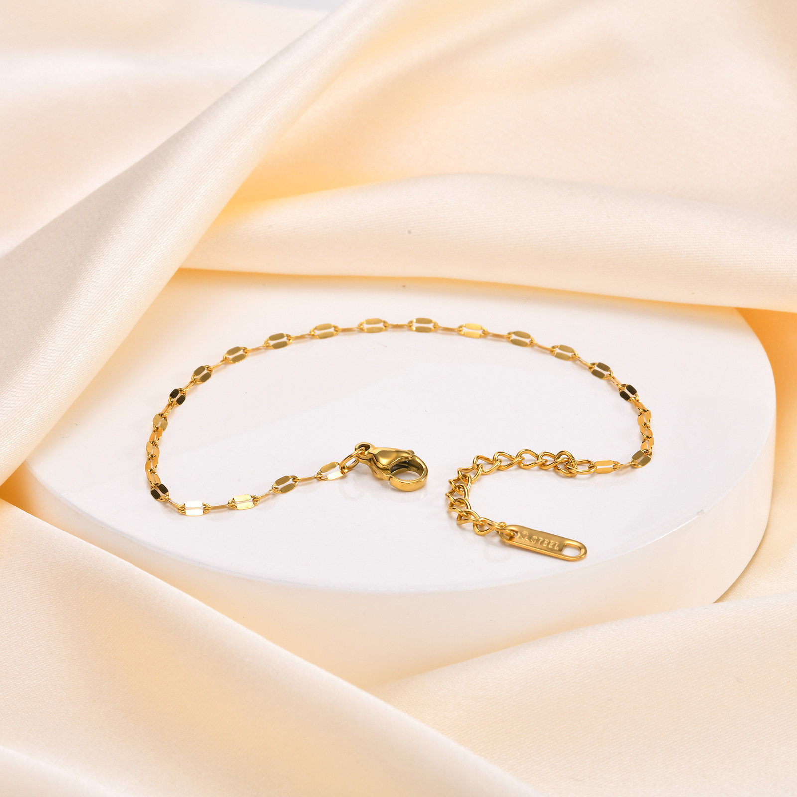 Titanium Steel Thin Lip Bracelet Simple Gold Chain Link Bracelet_voghion.com