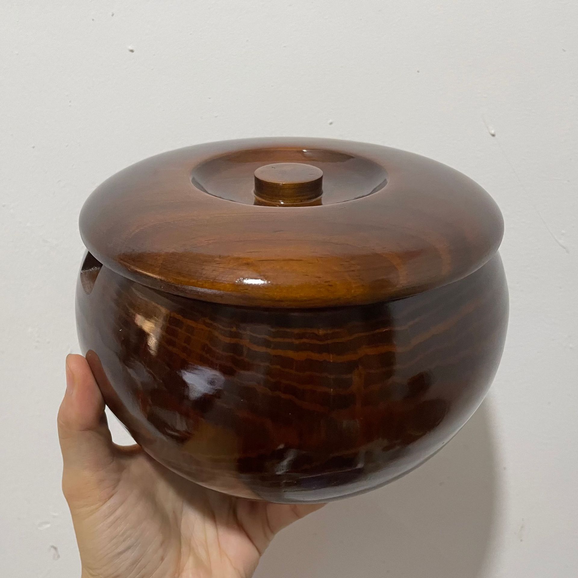 Suministro directo de fábrica de madera maciza japonés y coreano tazón de fideos instantáneos madera entera excavación tazón de madera grande con tapa anti-escaldado tazón de ensalada redonda en stock