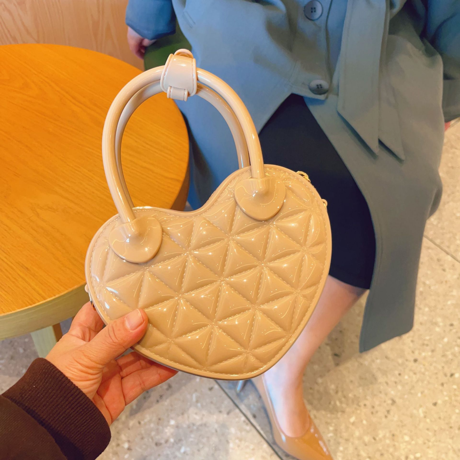 New PVC jelly bag for early spring 2025, heart-shaped hand-held small bag, diamond-shaped single-shoulder crossbody ladies' bag, sweet small bag undefined