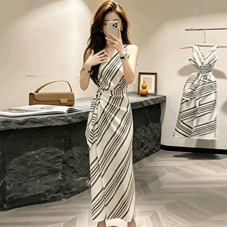 夏日绝美小裙子2026新款度假风轻奢法式气质米白色条纹背心连衣裙