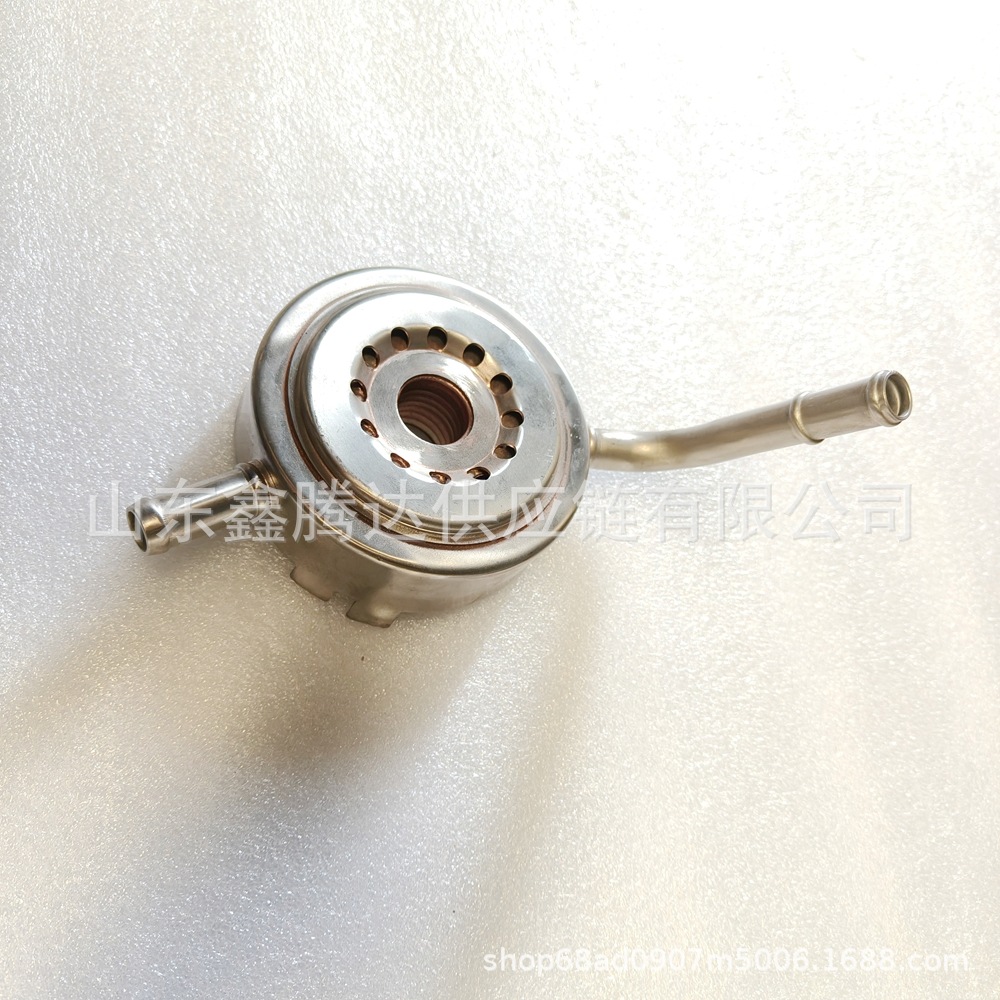 Oil Cooler 21305-Ea04A Is Suitable for Nissan 21305-Ea04A