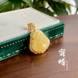 Natural beeswax Buddha pendant S925 silver inlaid chicken yellow Russian amber beeswax single pendant can be identified