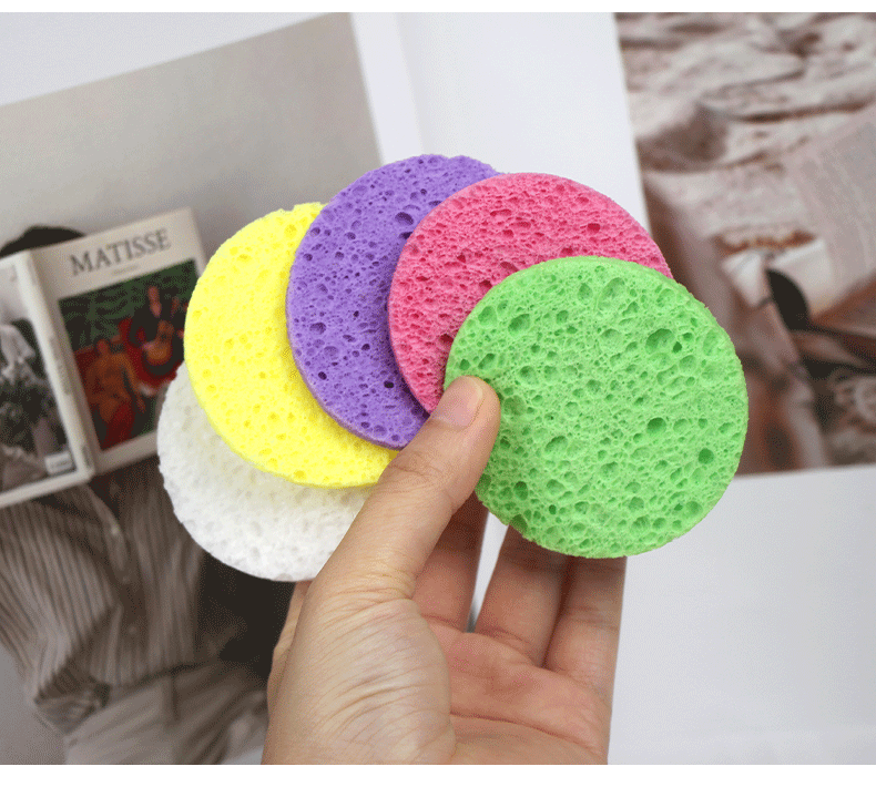 Cleansing Sponge in Use