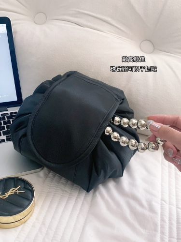 Portable makeup bag with a sense of luxury for women, travel-proof and waterproof storage, large capacity, super hot 2024 new small washroom items box and bag