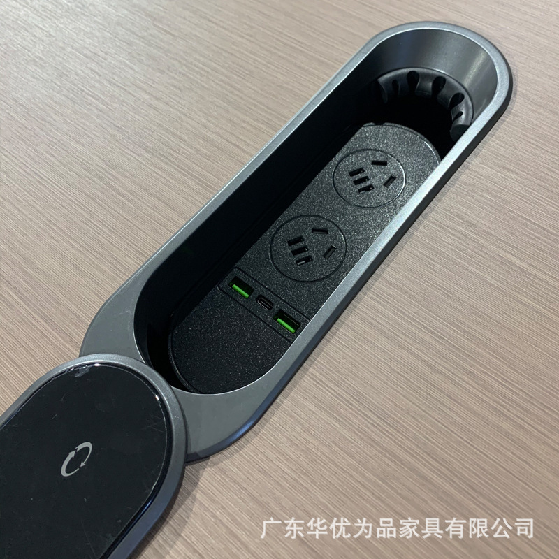 新型クリーム風大班台のボステーブルのデスクは軽くて高級感があります。|undefined