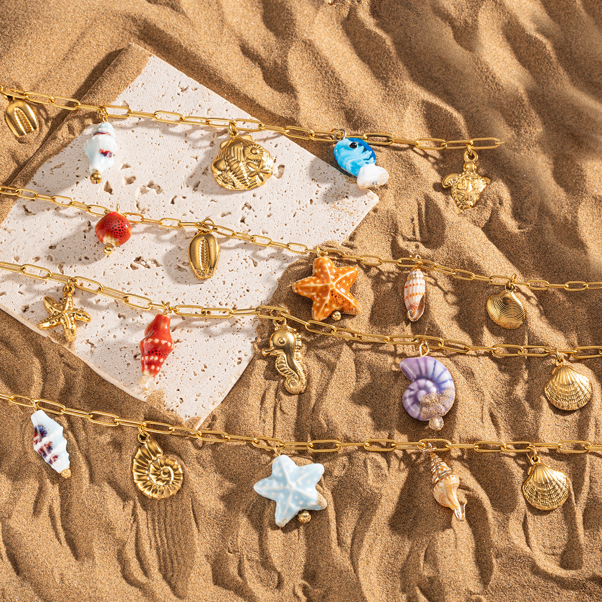 Taena Collar de acero inoxidable europeo y americano Diseño de nicho femenino Colgante de estrella de mar de cerámica Hippocampus Acero de titanio Cadena de clavícula Joyas