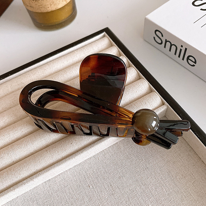 Carpeta de agarre de palabra redonda de color café, clip de tiburón de pelo de disco de alta gama retro, personalidad simple y de moda, nueva horquilla, accesorios para el cabello