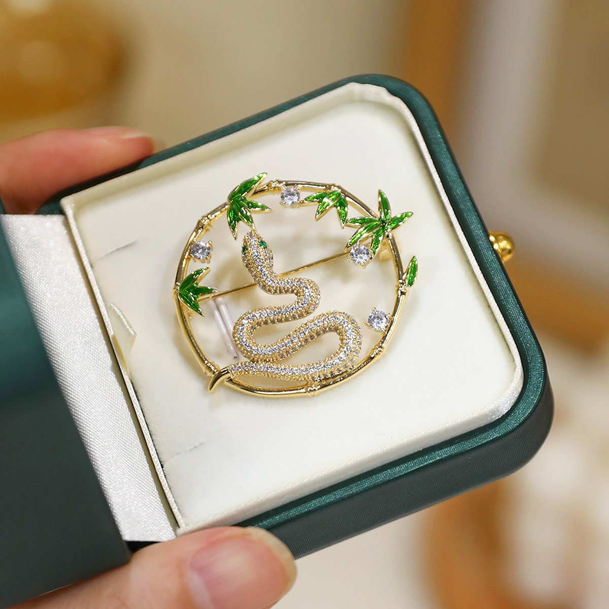 Zodiaco de viento chino broche de serpiente bambú sección alta significa broche temperamento flor pectoral mujer anti-desnudo accesorios de ropa