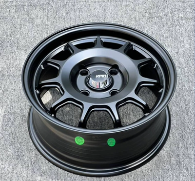 Hub, 15inch Wheels Are