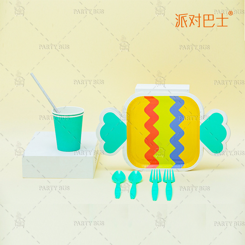 Set de vajilla desechable para fiestas, platos y cubiertos especiales, ideal para eventos