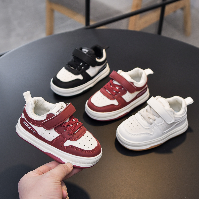Zapatos de skate para niños, zapatos de bebés de suela suave, zapatos para bebés de otoño 2026, zapatos de altura baja para niñas, zapatos blancos coreanos para niños