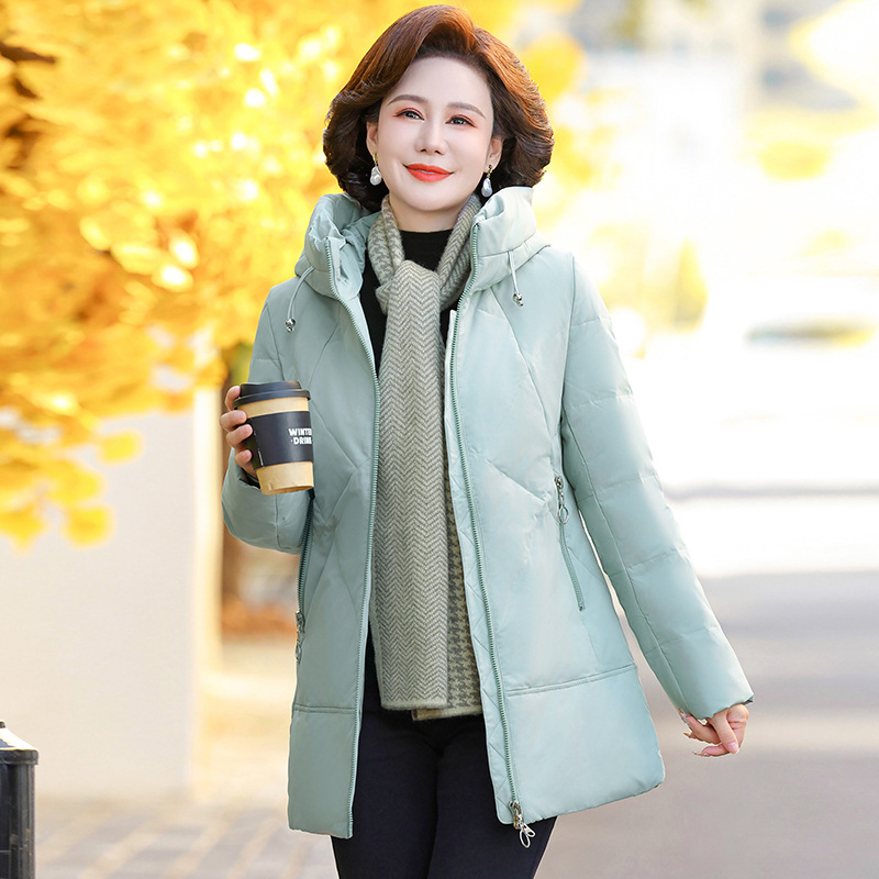 여성용 2025년 신상 패셔너블하고 우아한 중년 엄마들을 위한 따뜻한 후드형 다운 자켓
