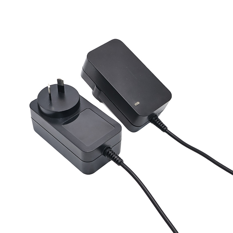 16.8v3.5a锂电池充电器恒流恒压充满转灯CE SAA认证16.8V3A充电器