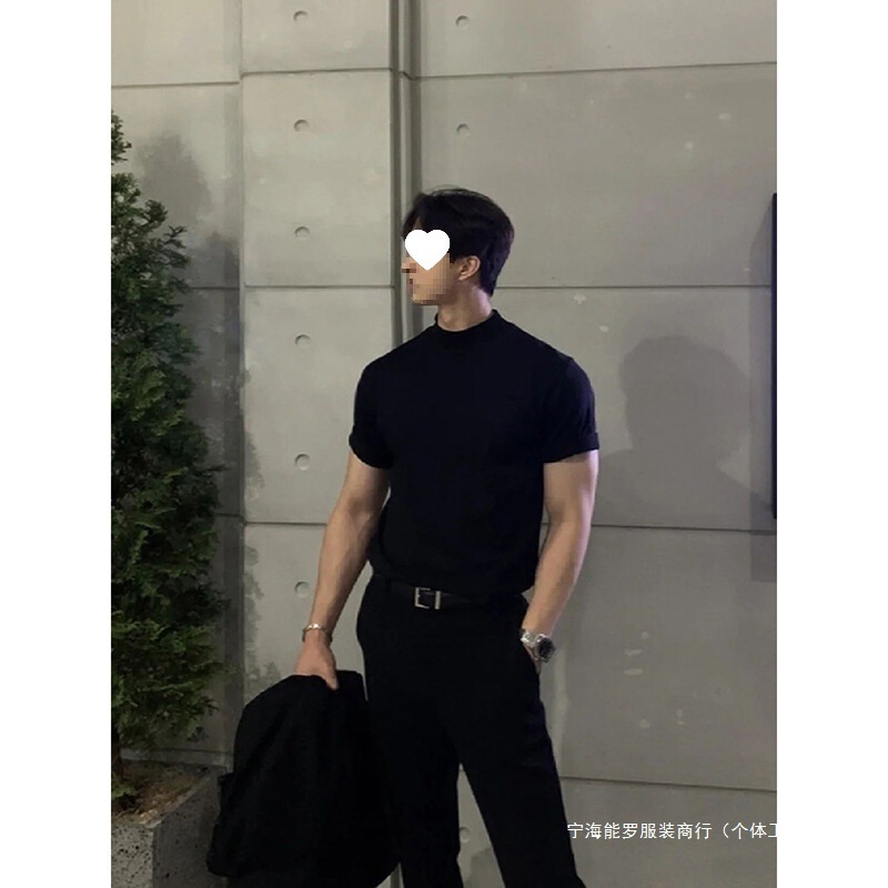 British Yuppie Men's Summer Cuff T-Shirt with Small Neckline, Slim Short Sleeves, Muscle-Showing Suit with 5-Point Half Sleeves