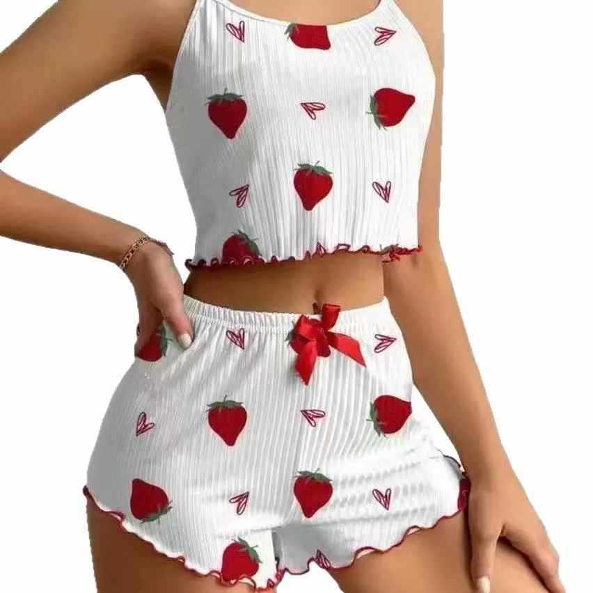 흰색 바탕에 빨간 딸기