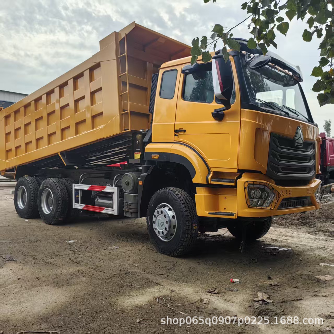 Export Sinotruk Howo Nx Dump Truck 6X4 Dump Truck 375 Horsepower Howo Dump Truck
