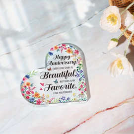 2D平面，1件结婚纪念品 - 心形亚克力纪念卡，带有“每个爱情故事