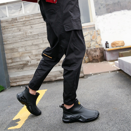 2025 New Cross-border Fashion Short Boot Rain Boots for Men, Anti-slip and Wear-resistant Kitchen and Car Washing Thick-soled Waterproof Rubber Shoes