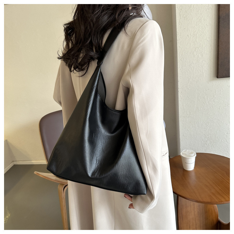Sac à main tendance en cuir souple grande capacité pour femme, collection automne-hiver 2025, sac fourre-tout polyvalent à porter à l'épaule ou sous le bras_voghion.com
