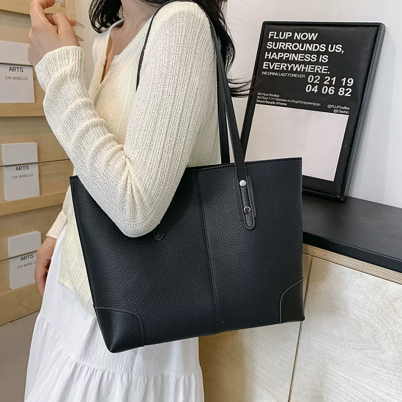 Polyurethane fashionable capacious one-shoulder bag