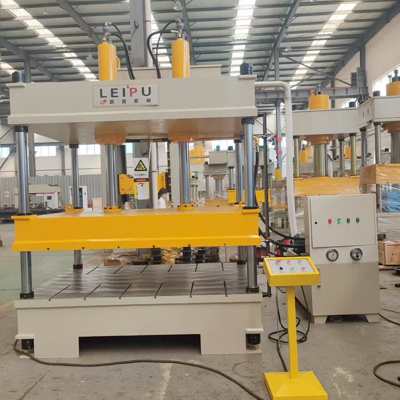 厂家直销  双缸315吨四柱液压机 大台面液压机 金属成型机