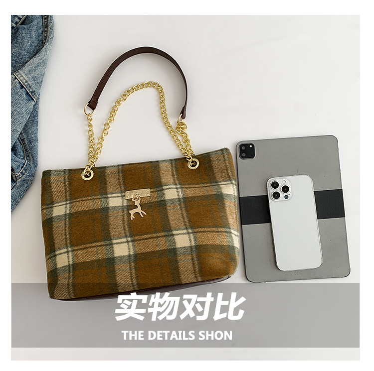 Fashionable woolen trendy striped deer bag for women, new autumn 2024 collection, chain niche single-shoulder crossbody bag undefined