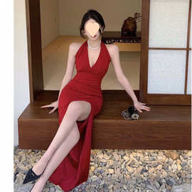 新款名媛优雅性感撩人显白显身材连衣裙挂脖侧开叉显腿长包臀长裙