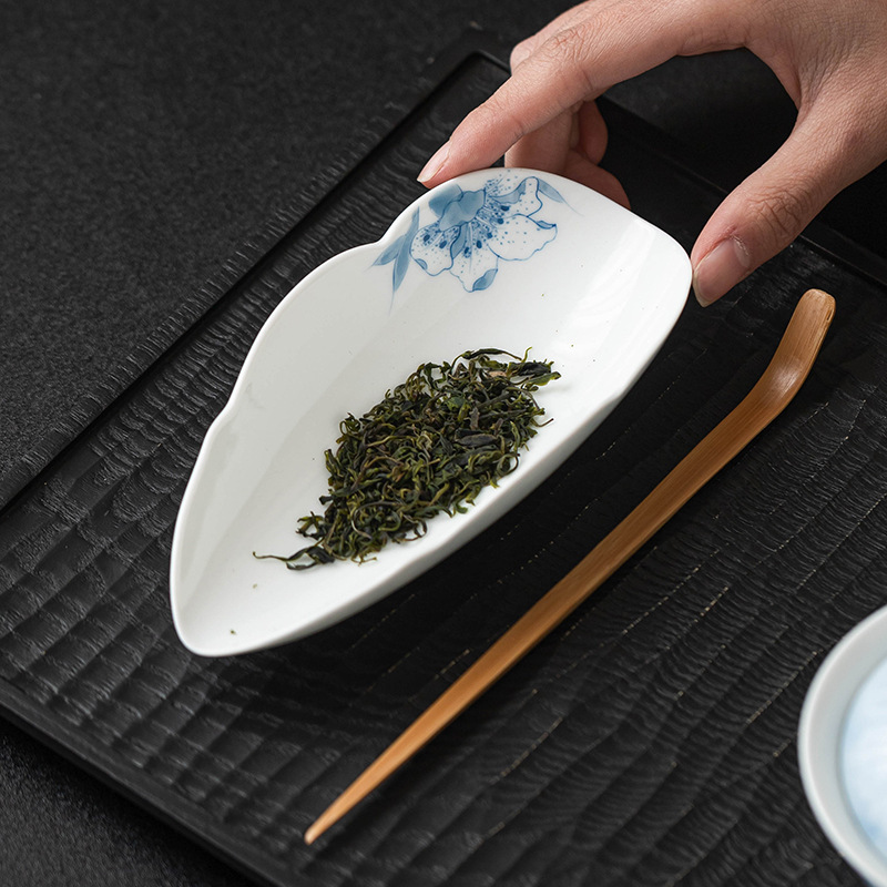 Factory Plant Grey Tea Tea Set Two-piece Set Hand-painted Blue Lily Roll-leaf Tea Lotus Tea Ceremony Accessories Awakening Tea Appreciation