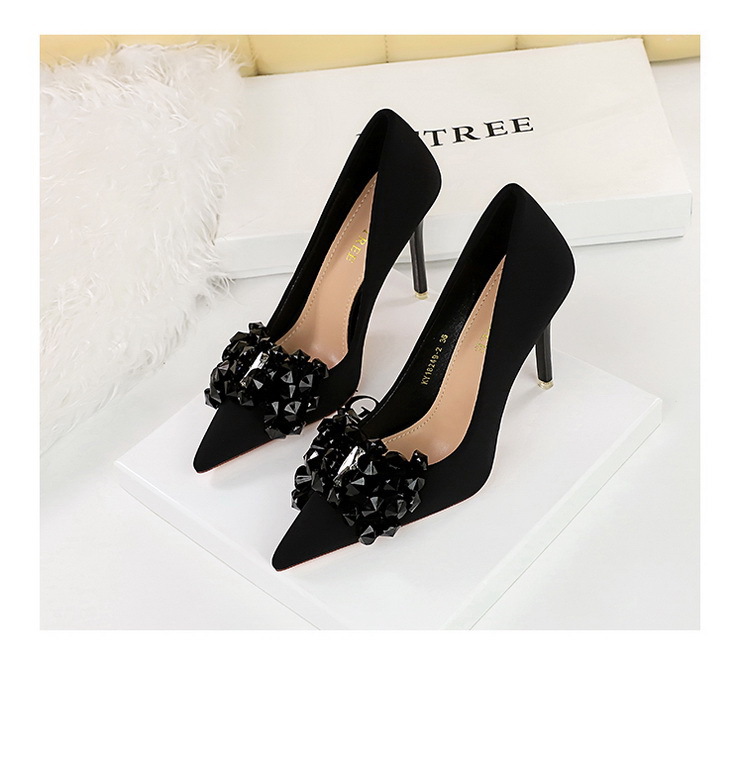 High Heels Women's Satin Pointed Court Shoes For Wedding Parties_voghion.com