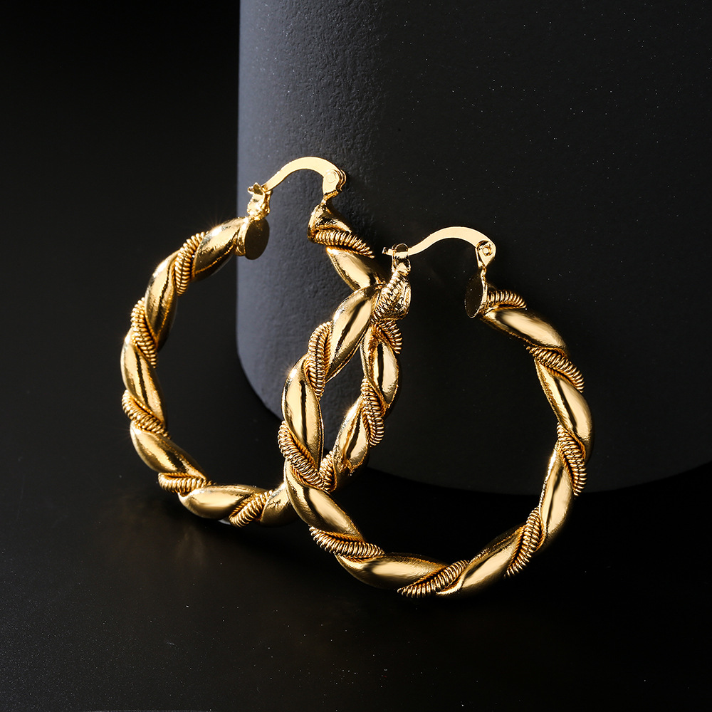 Fashion Copper Plated 18k Gold Round Geometric Earrings display picture 1