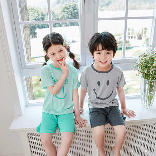 Spring and summer Modal children's home clothes, men's and women's baby pajamas, pajamas, air-conditioned clothes suits, smiling parent-child models
