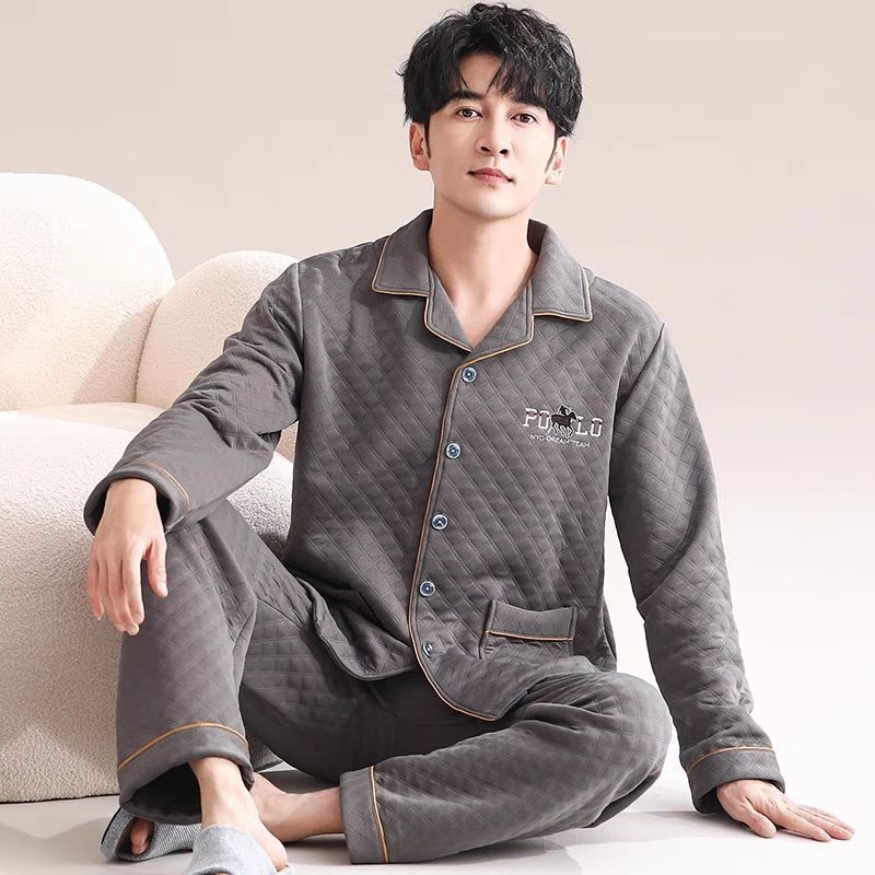 Pajamas de algodón para hombres en invierno engrosado de tamaño grande aire caliente algodón intercalado conjunto de ropa para el hogar