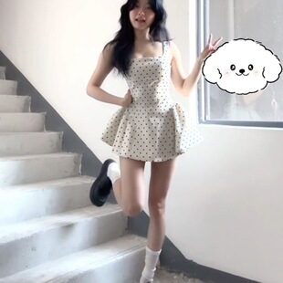 �z����ݕ���ͬ����ɫ���c�����B��ȹ�ļ���������a�ֶ�ȹ��