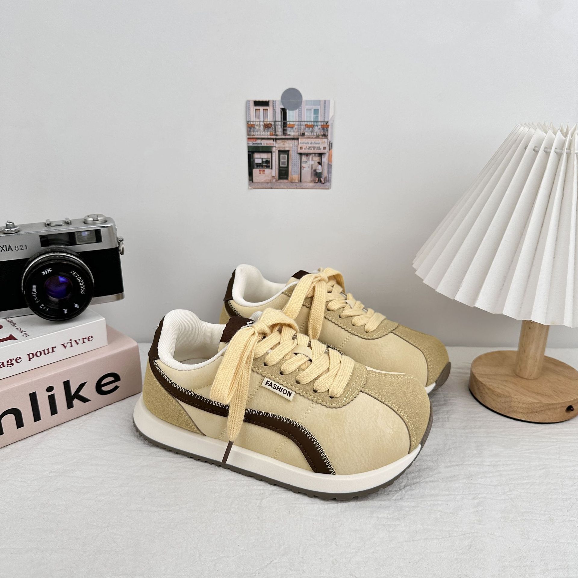 Zapatos de entrenamiento de ondas gruesas para mujeres 2025 nueva moda chic estilo de Hong Kong variedad de zapatos deportivos casuales Agam