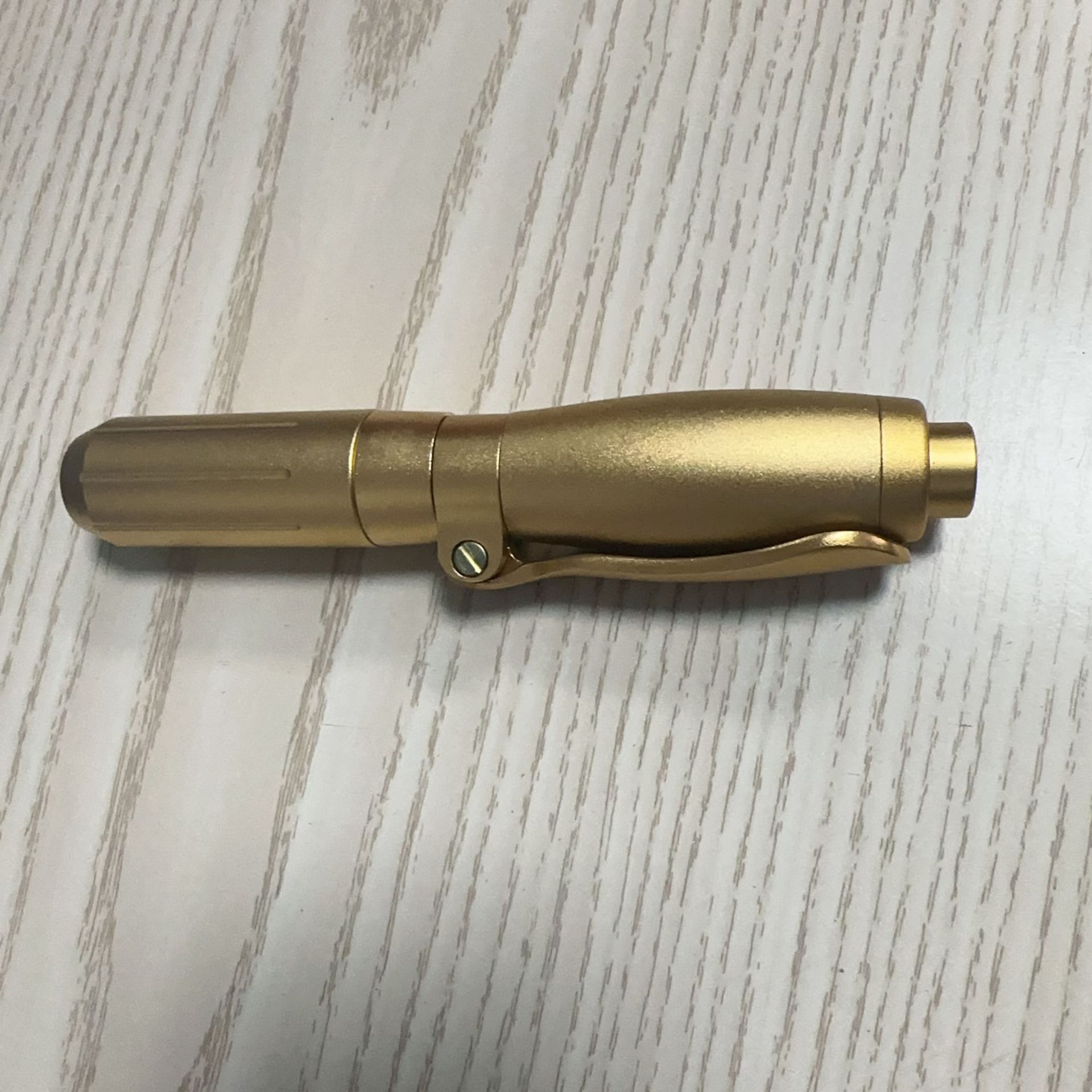 Salón de Belleza nueva pistola de acero pequeña instrumento de atomización de llenado de elevación mudo instrumento de importación sin aguja atomización continua pelo pequeña pistola de acero