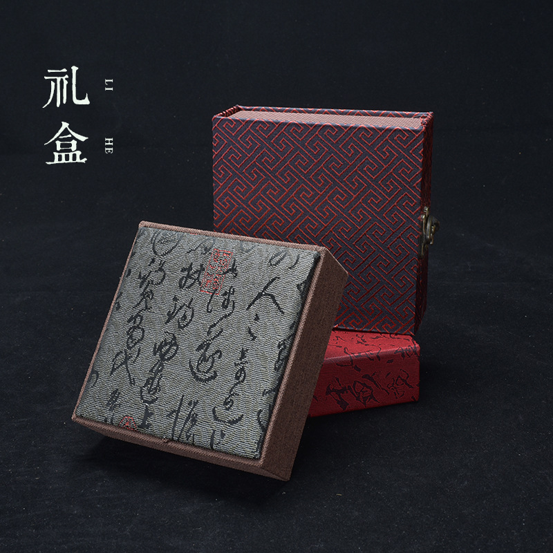 Chinese style hollow-out sub-mesh fabric tassel wooden bracelet bracelet jewelry Buddha beads string gift paper plate playing packaging carton