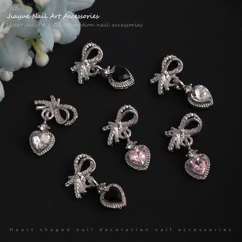 pendant heart shaped with bow