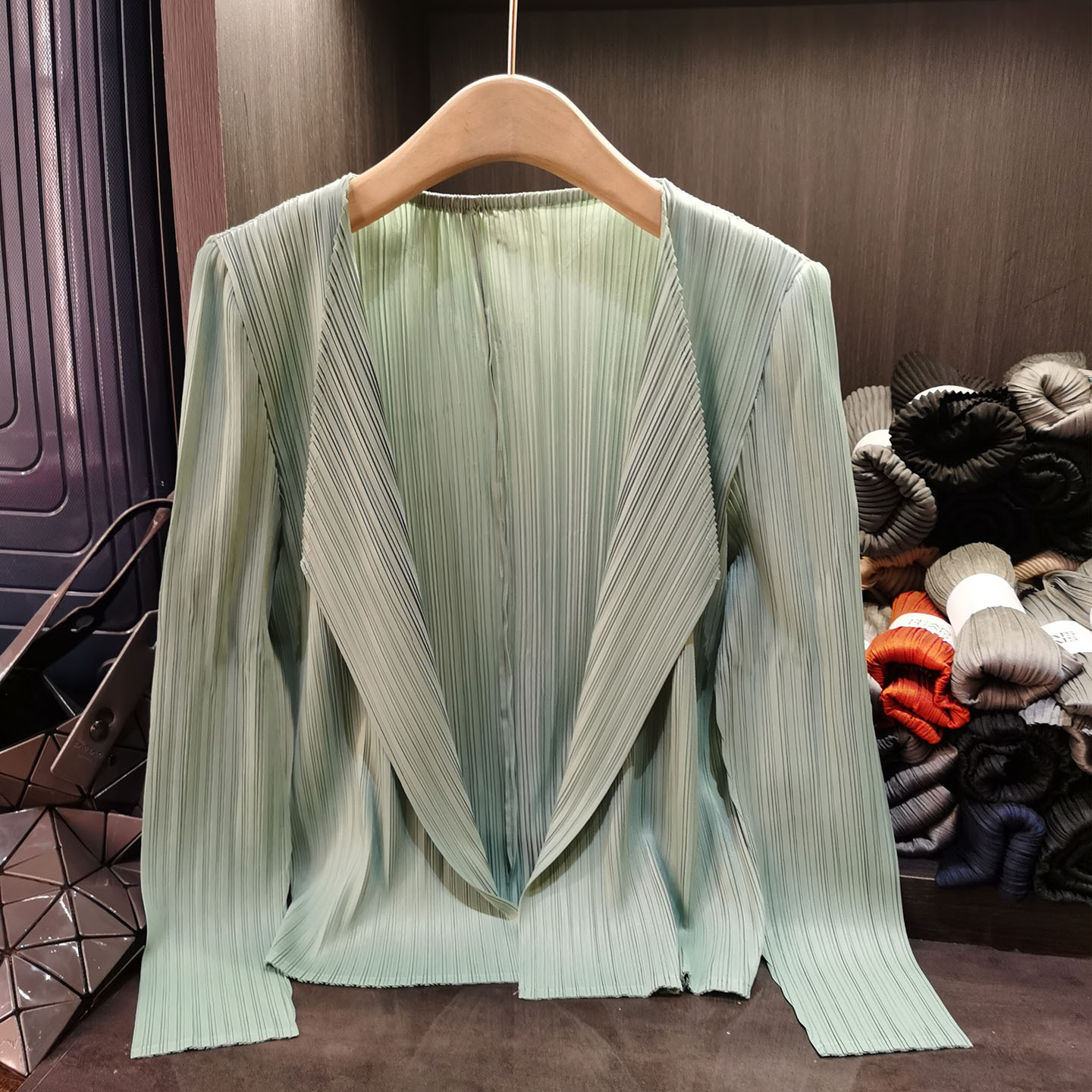 Áo khoác vest nữ xếp ly cao cấp cổ bẻ dài tay mẫu mới xuân hè — Màu xanh lam nhạt, Màu xanh lục nhạt, Màu đen, Màu hồng