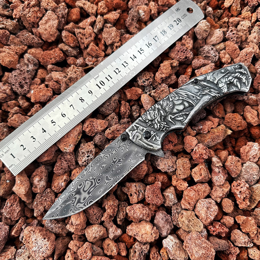 不锈钢折叠刀户外露营多功能折刀浮雕纹路高硬度锋利防身刀水果刀