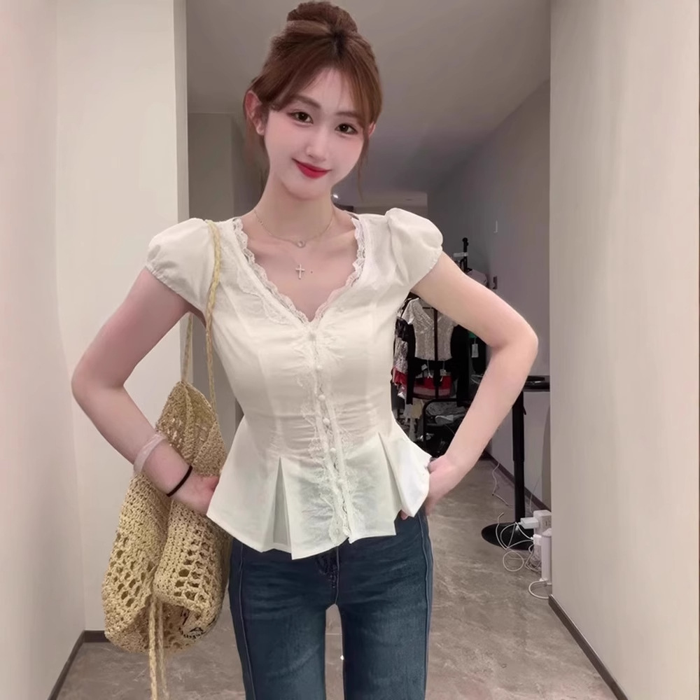French lace V-neck short-sleeved white shirt for women, summer Korean style chic top, slim fit and flattering.