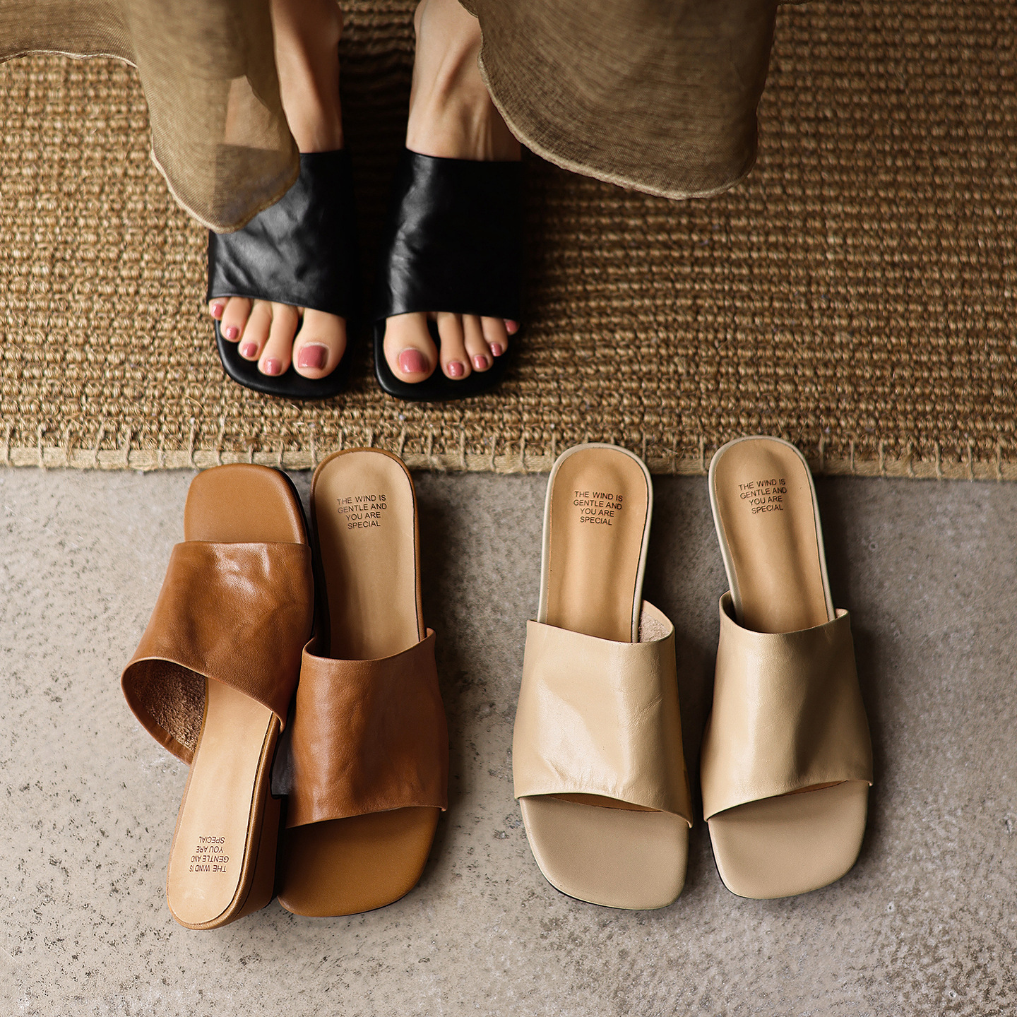 Dép sandal nữ quai chữ V mũi vuông da bò gót thấp — đen