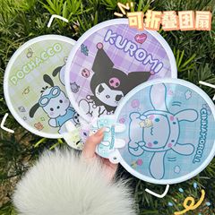 サンリオうちわは折り畳みうちわを持っていて、いつでも携帯しています。