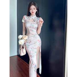 日常改良旗袍连衣裙女2025新款复古印花修身显瘦性感开叉气质长裙
