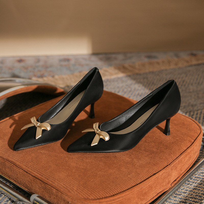 Eleganta röda bröllopsklackar för kvinnor spetsiga pumps_voghion.com