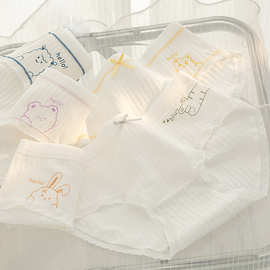 日系甜美可爱白色简约小清新棉质少女内裤透气中腰抗菌女士三角裤