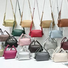 小众设计高级感编织包斜挎包 时尚手提单肩枕头包 真皮编织女包