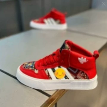 Вышитые трехполосные кроссовки осень и зима 2024 новая высокая мягкая подошва, дикие вибратоны, быстрые руки, повседневная мужская обувь