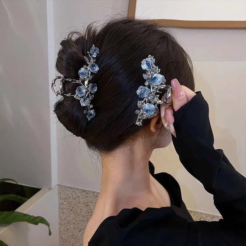 Temperament Fashion Smoky Camellia Catch Clip Metal Female Elegant Hair Catch Shark Elegant Clip.