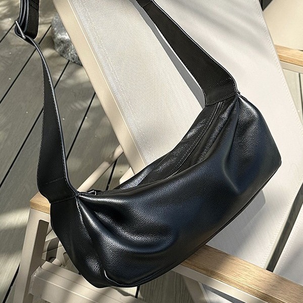 萌えバッグ福袋ins斜めショルダーバッグ美カラオケ系三日月脇下シングルショルダーバッグ